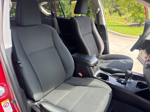 Used 2017 Toyota RAV4 LE FWD image 34