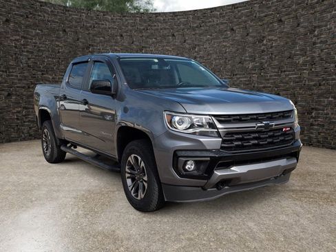 Used 2022 Chevrolet Colorado Z71 RWD image 2