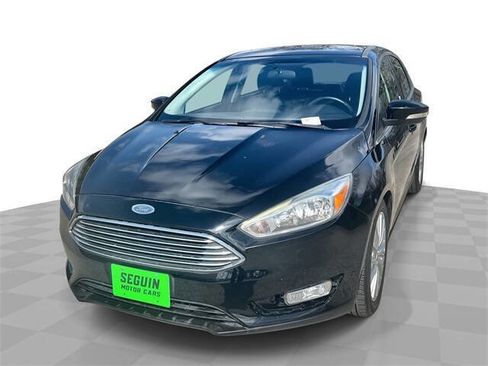 Used 2017 Ford Focus Titanium image 1