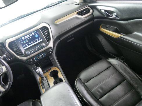 Used 2017 GMC Acadia Denali image 11