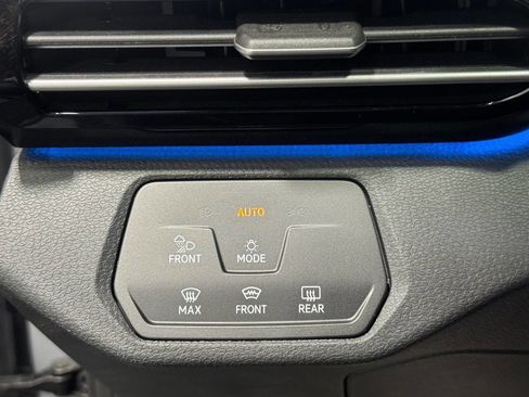 Used 2021 Volkswagen ID.4 Pro S w/ Gradient Package image 36