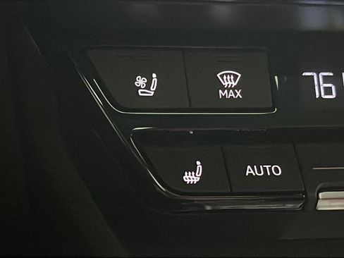 Used 2022 Audi e-tron GT Prestige w/ Prestige Package AWD/4WD image 25