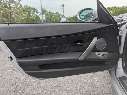 Used 2004 BMW Z4 3.0i RWD image 11