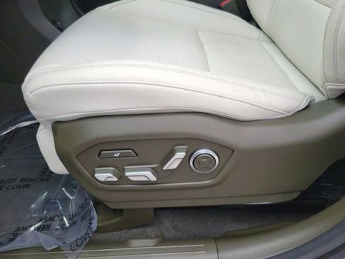 Certified 2025 Hyundai Santa Fe Calligraphy FWD image 14