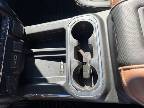 Used 2021 Chevrolet Silverado 1500 High Country AWD/4WD image 40