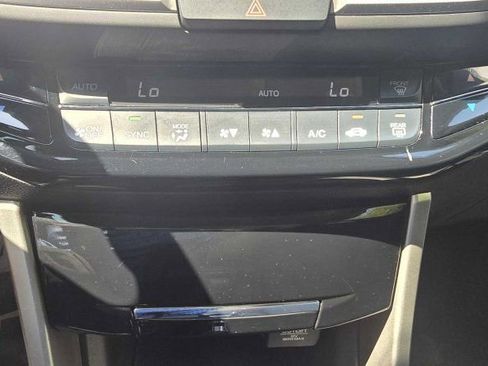 Used 2017 Honda Accord LX image 22