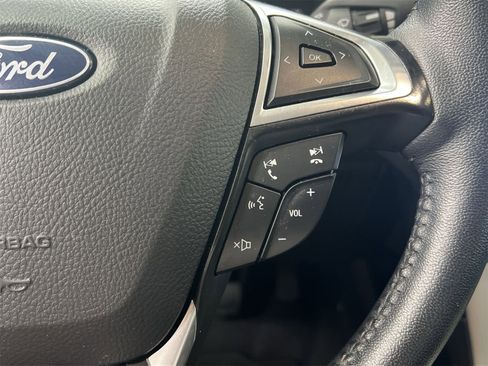 Used 2024 Ford Edge SEL image 19