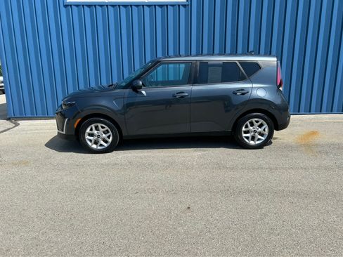 Used 2023 Kia Soul LX w/ LX Technology Package FWD image 14