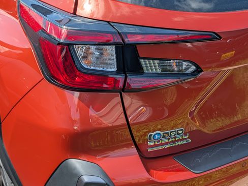 Used 2024 Subaru Crosstrek 2.5i Limited AWD/4WD image 17