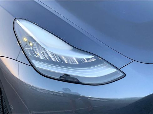 Used 2022 Tesla Model Y Long Range AWD/4WD image 24