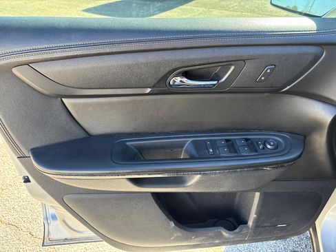 Used 2016 GMC Acadia SLT w/ Open Road Package image 7