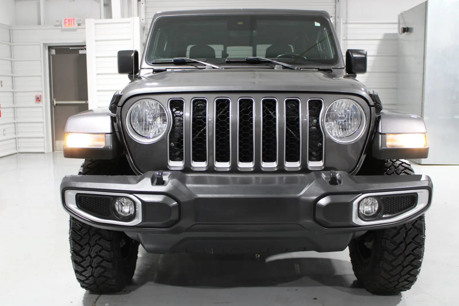 Used 2021 Jeep Gladiator Overland w/ Popular Equipment Package AWD/4WD image 13