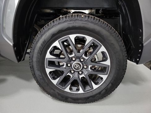 Used 2024 Toyota Tundra Limited AWD/4WD image 20
