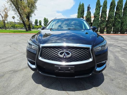 Used 2020 INFINITI QX60 Luxe w/ Essential Package FWD image 3