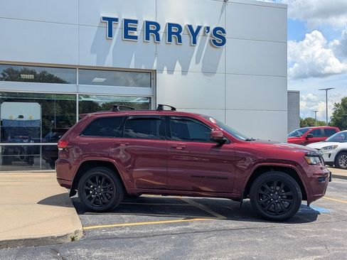 Used 2020 Jeep Grand Cherokee Altitude AWD/4WD image 2