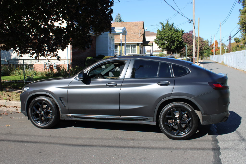 Used 2023 BMW X4 xDrive30i AWD/4WD image 9