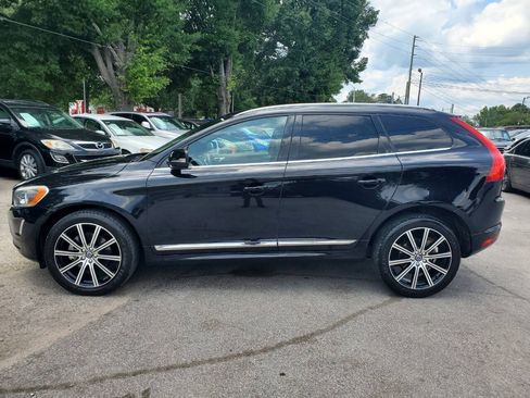 Used 2015 Volvo XC60 T5 Premier w/ Proximity Package FWD image 4