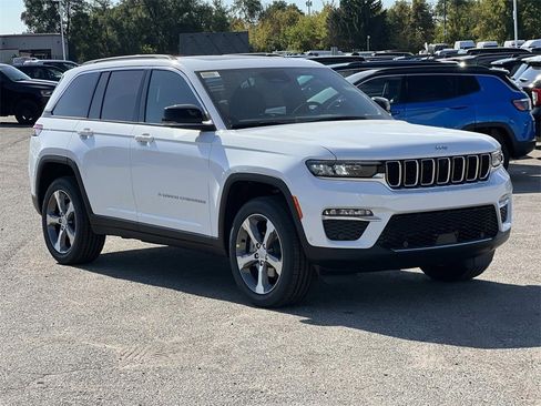 New 2025 Jeep Grand Cherokee Limited image 1