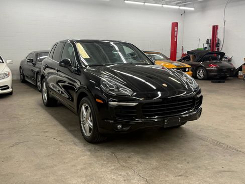 Used 2016 Porsche Cayenne S AWD/4WD image 8