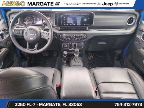 Used 2024 Jeep Gladiator Sport AWD/4WD image 16