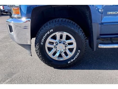 Used 2016 Chevrolet Silverado 3500 LT w/ LT Convenience Package AWD/4WD image 10