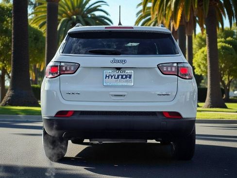 Used 2024 Jeep Compass Latitude image 6