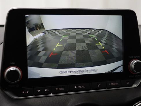 Used 2023 Nissan Sentra SV FWD image 9