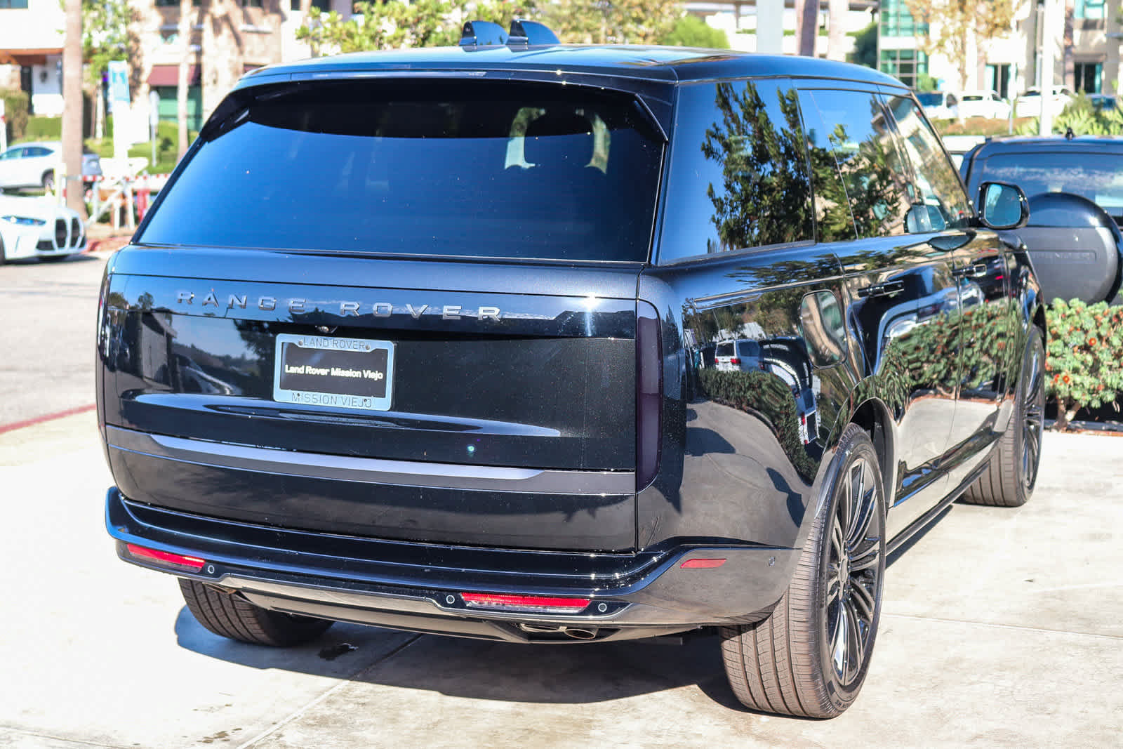 New 2026 Land Rover Range Rover Long Wheelbase SE AWD/4WD image 6