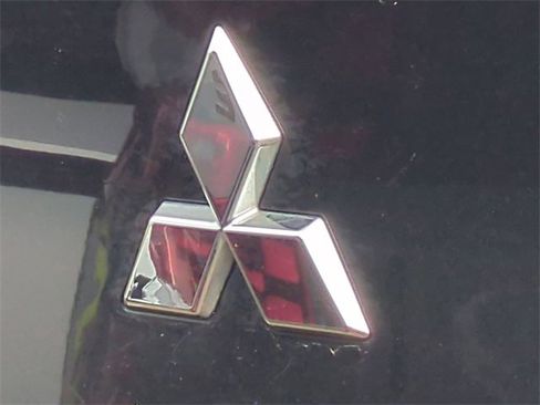 Used 2024 Mitsubishi Outlander SE Black Edition image 8