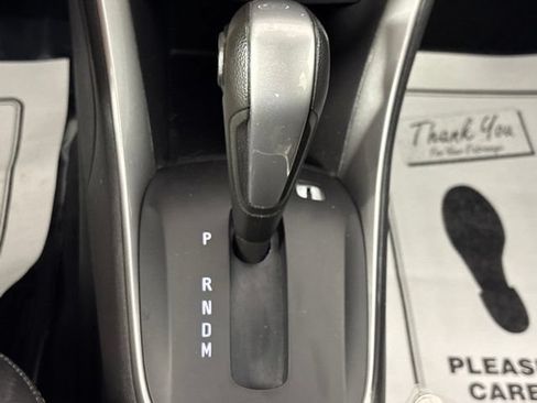 Used 2019 Chevrolet Trax LT w/ LT Convenience Package FWD image 40