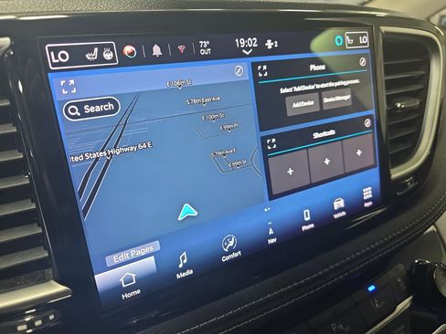 Used 2023 Chrysler Pacifica Limited image 20