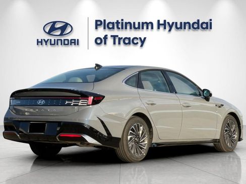 New 2026 Hyundai Sonata Limited FWD image 4