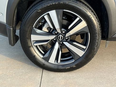 Used 2023 Nissan Rogue SL w/ SL Premium Package FWD image 8