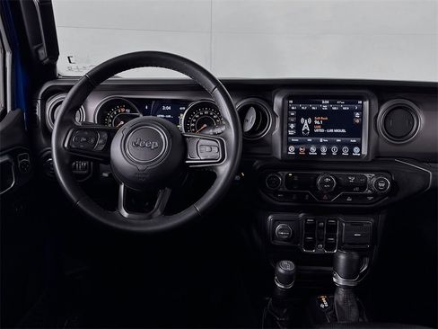 Used 2022 Jeep Gladiator Willys image 15