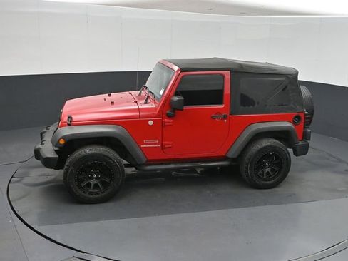 Used 2011 Jeep Wrangler Sport w/ Connectivity Group AWD/4WD image 34