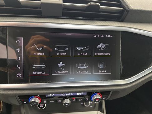 Used 2025 Audi Q3 2.0T Premium w/ Convenience Package image 13