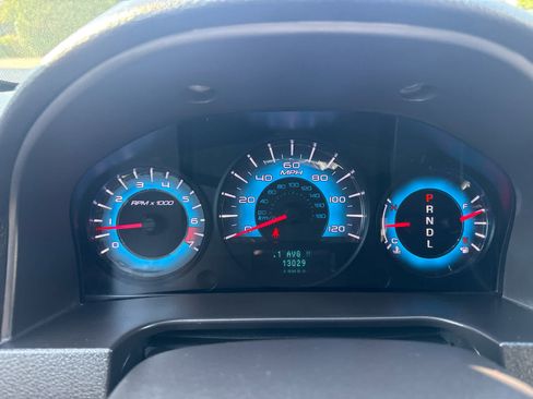 Used 2011 Ford Fusion SE FWD image 18