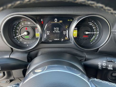 Used 2021 Jeep Wrangler Unlimited Sahara w/ Cold Weather Group AWD/4WD image 18