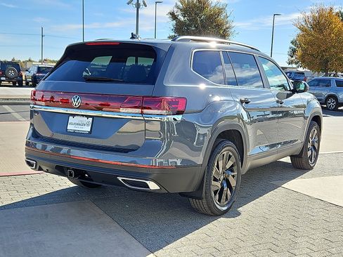 New 2026 Volkswagen Atlas SE image 3