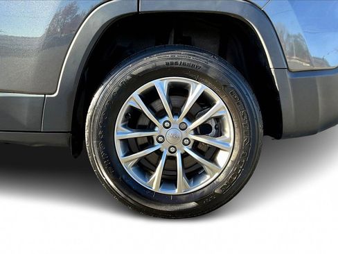 Certified 2022 Jeep Cherokee Latitude Lux w/ Sun & Sound Group image 33