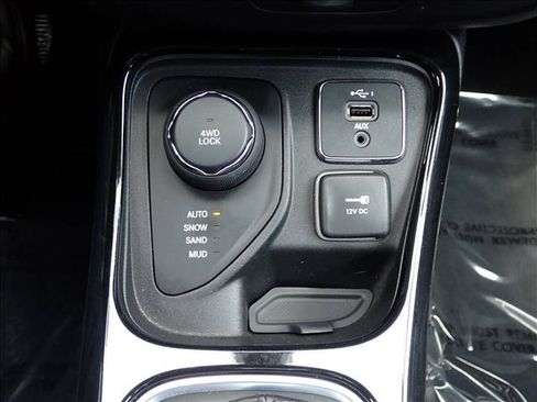 Used 2019 Jeep Compass Latitude AWD/4WD image 22