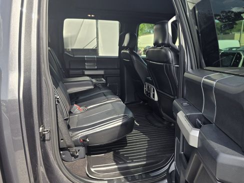 Used 2019 Ford F150 Lariat w/ Equipment Group 502A Luxury AWD/4WD image 34