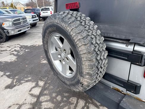 Used 2011 Jeep Wrangler Rubicon w/ PWR Convenience Group image 15