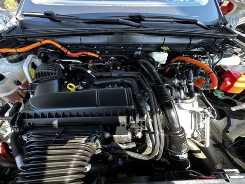 Certified 2024 Lincoln Nautilus Premier AWD/4WD image 31