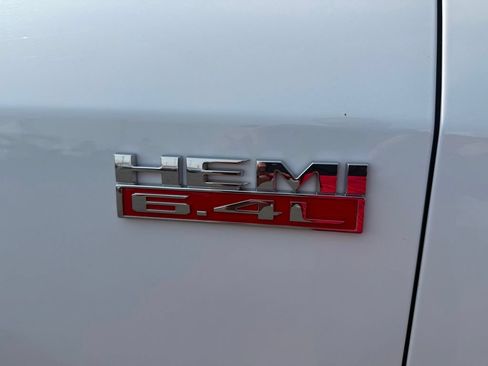 Used 2021 RAM 2500 Tradesman w/ Chrome Appearance Group AWD/4WD image 3