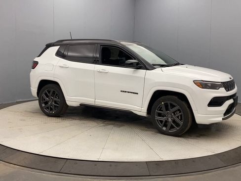 Used 2024 Jeep Compass Limited w/ High Altitude Package AWD/4WD image 7