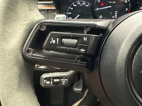 Certified 2023 Porsche Macan AWD/4WD image 37