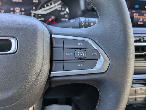 New 2026 Jeep Compass Latitude AWD/4WD image 25