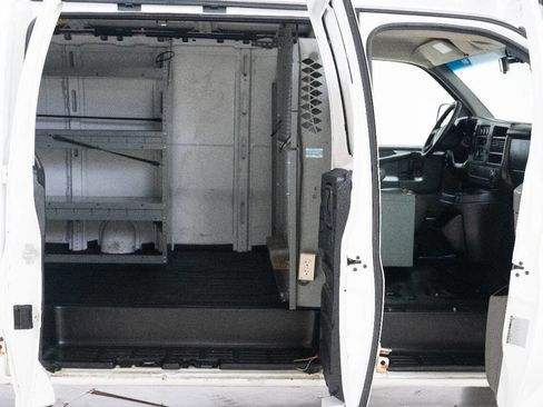 Used 2014 Chevrolet Express 3500 3500 3dr Extended Cargo Van image 46
