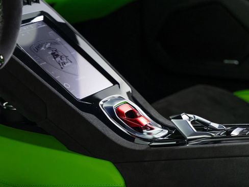 Used 2024 Lamborghini Huracan Sterrato image 6